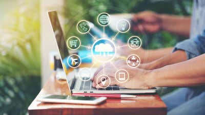 7 CMS Features for Omnichannel Teams 